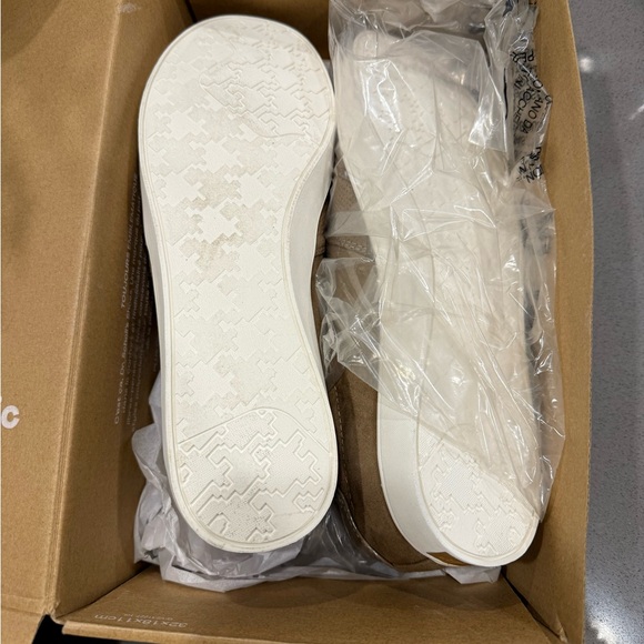 NWT Dr. Scholl's Madison Slip On Wood Brown Odor Control Sneakers, 10 M - Picture 5 of 5